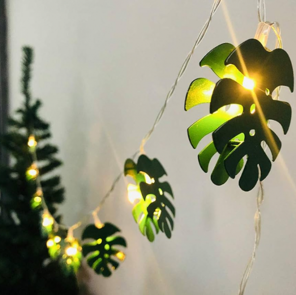 Lampu Taman dengan Bentuk Tropis